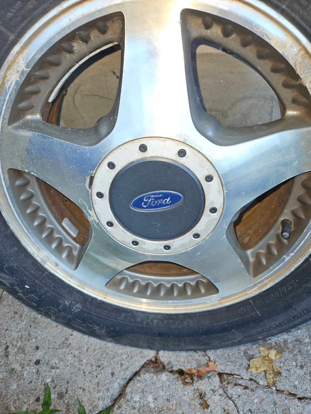 Brand new Rovel R-768 Tires 225/60R16 image indicator(4)