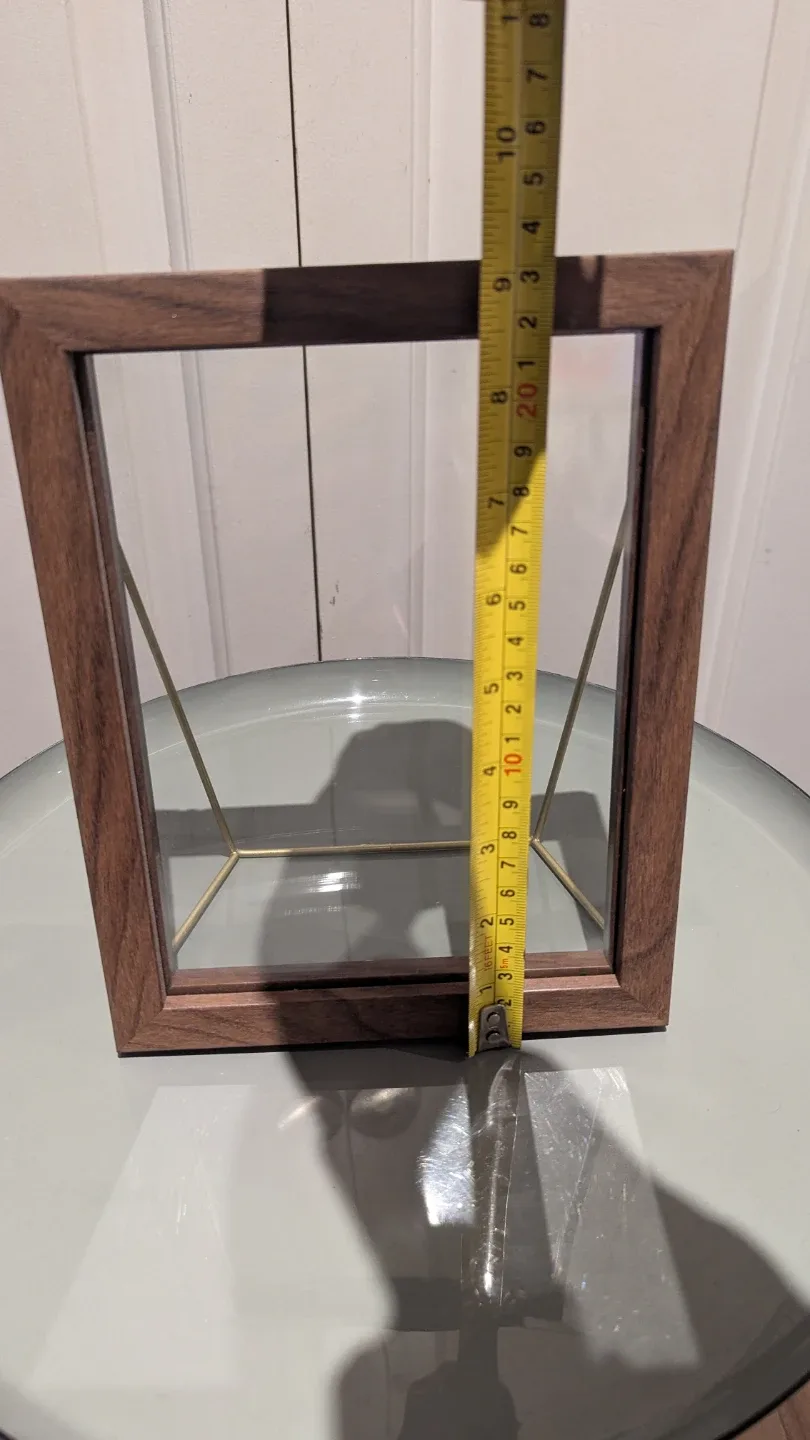 Wood picture frame with gold tone supports image indicator(3)