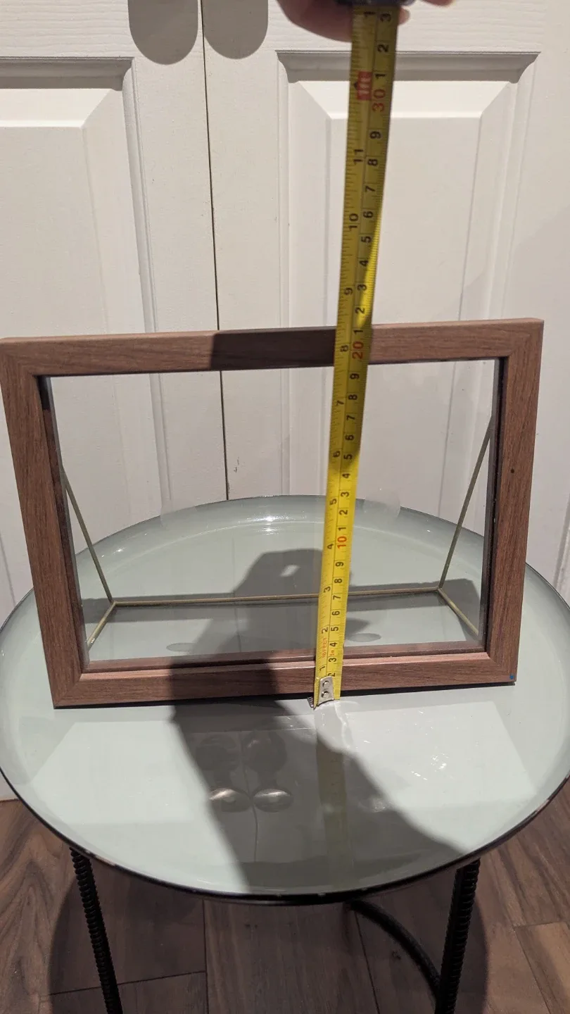 Wood picture frame with gold tone supports image indicator(6)