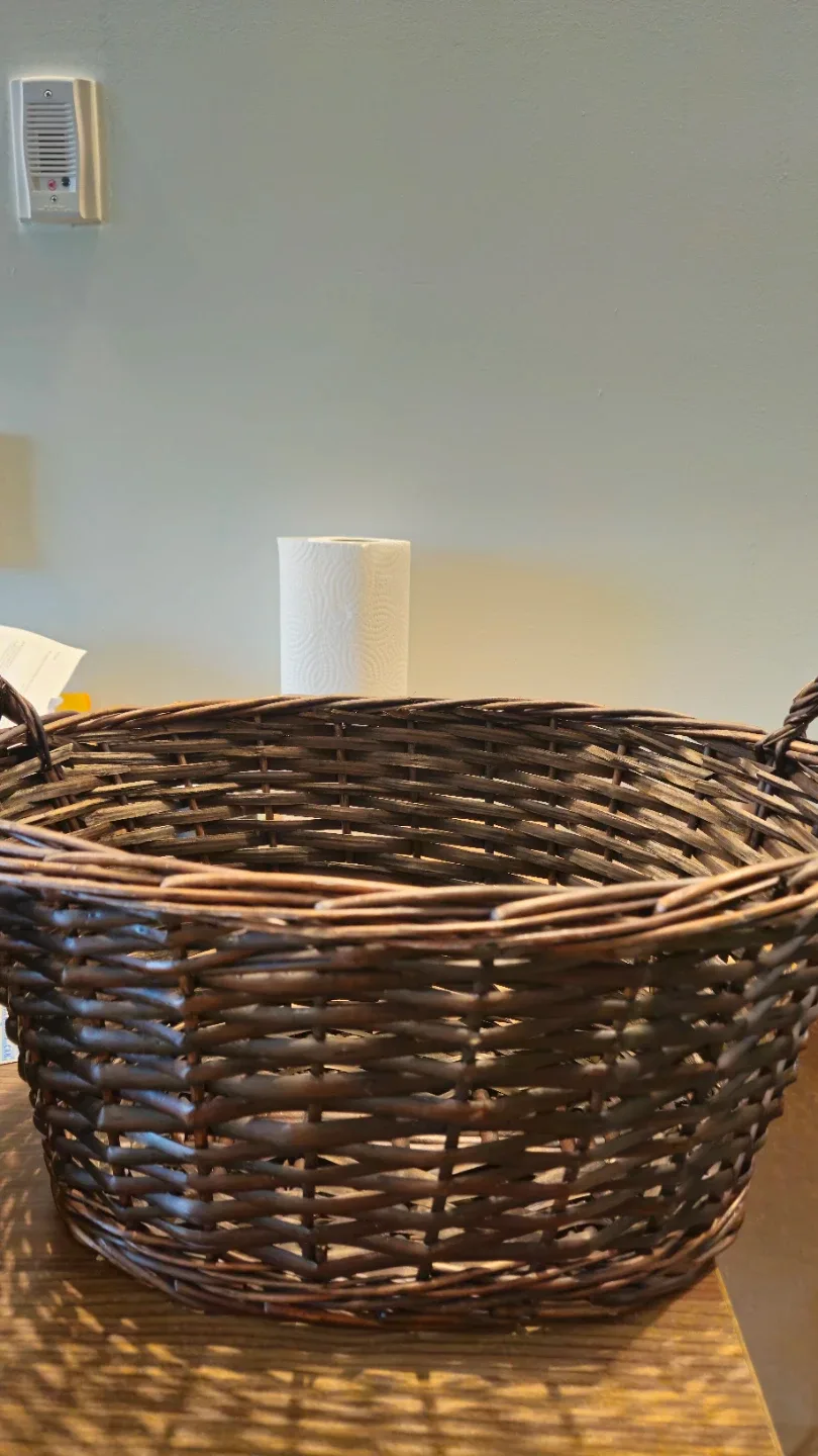 Woven Basket with Handle image indicator(3)