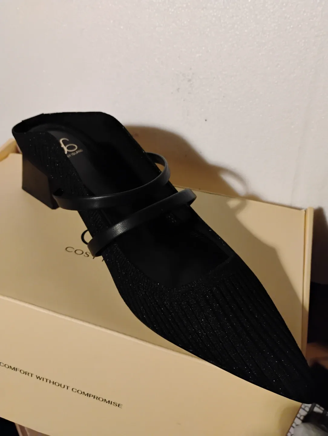 Cosy Island Women's shoes for sale- choose ONE-msrp $99!! image indicator(5)