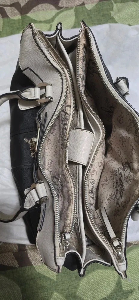 Guess Black & Beige Tote Bag image indicator(4)