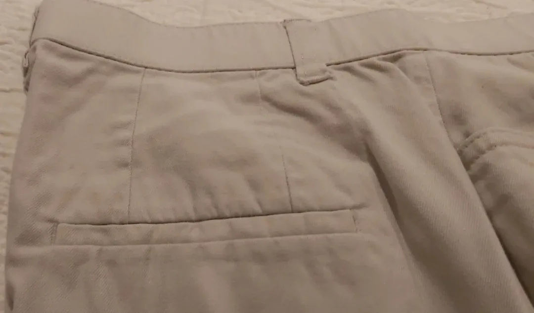 Northern Reflections Essential Khaki Capris - Size 6 image indicator(4)