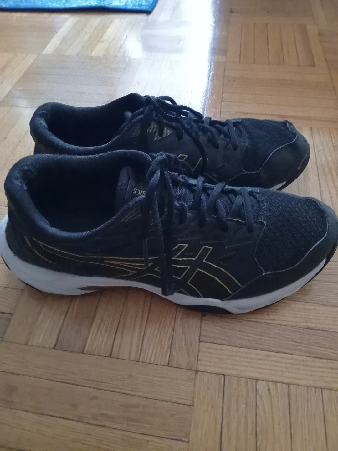 Asics Gel Rocket 9 Black/Gold Shoes image indicator(2)