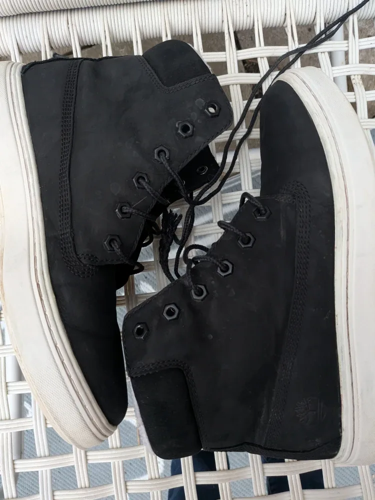 Timberland Black Leather High-Top Sneakers sz Ladies 8