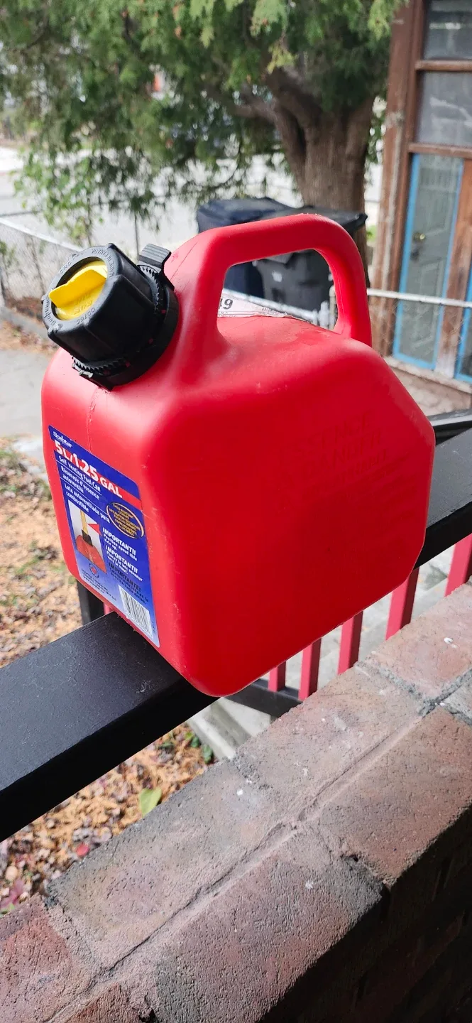 Scepter 5L/1.25 GAL Self Venting Fuel Can