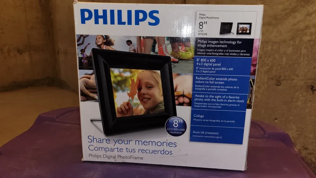Philips 8" Digital Photo Frame - New! thumbnail