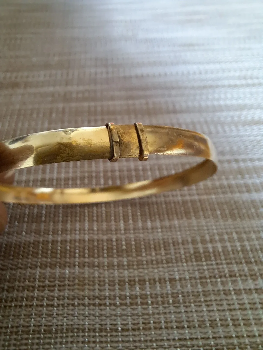 Gold Bangle Bracelet - 7.5 inches, 3.78g image indicator(4)