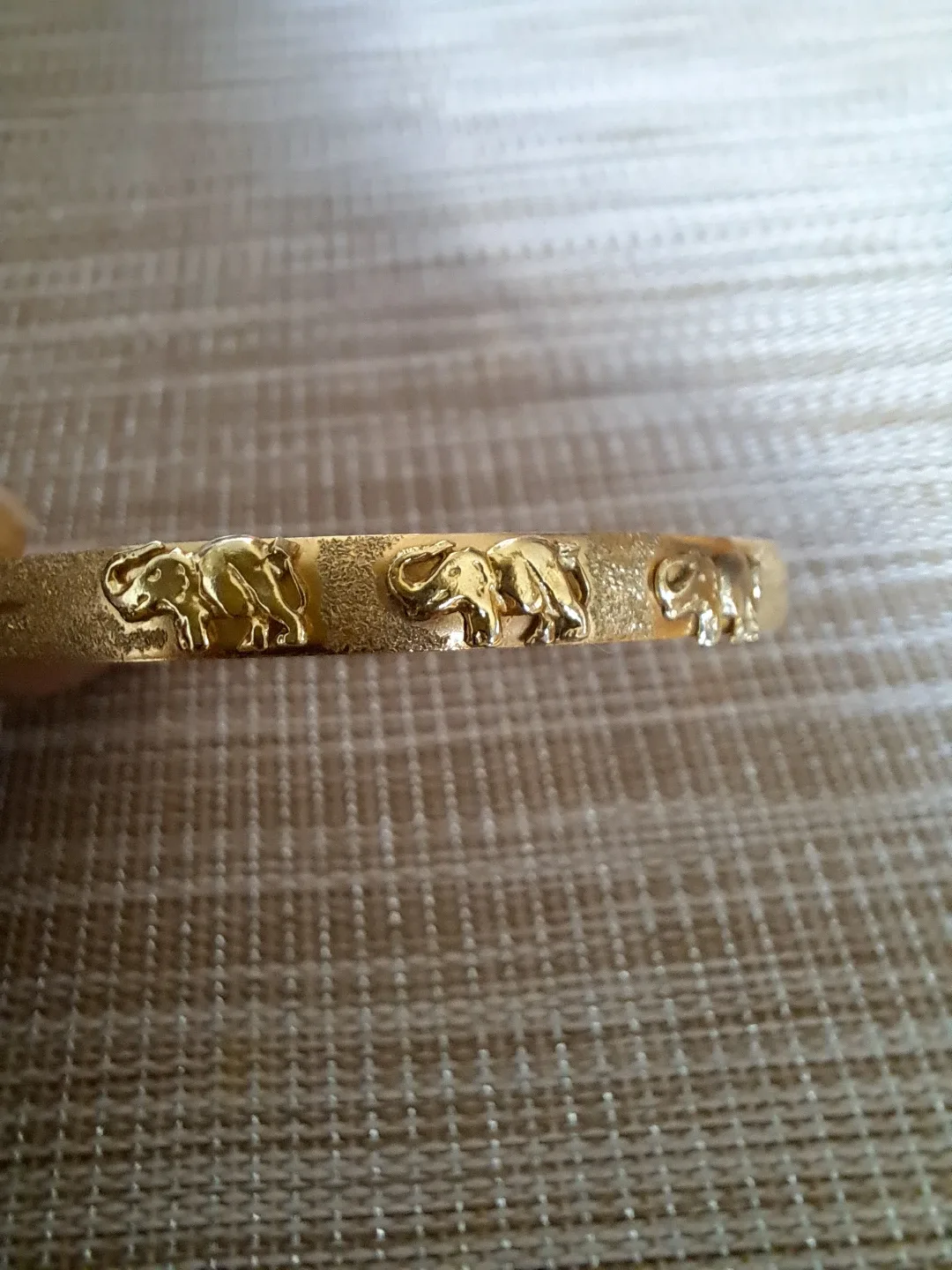 Gold Bangle Bracelet - 7.5 inches, 3.78g image indicator(6)