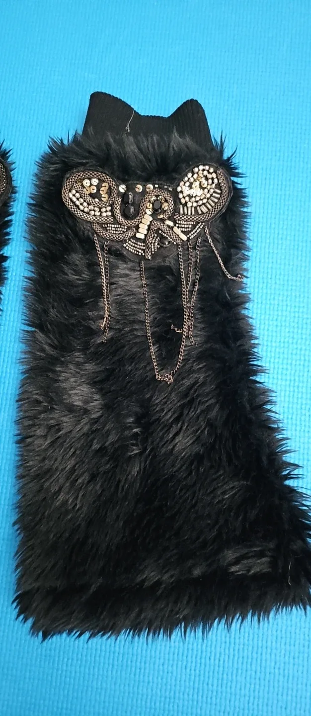 ✌️Black Furry foot& leg Warmers image indicator(3)