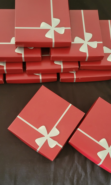 Red Gift Boxes with Silver Ribbon design - photo 2