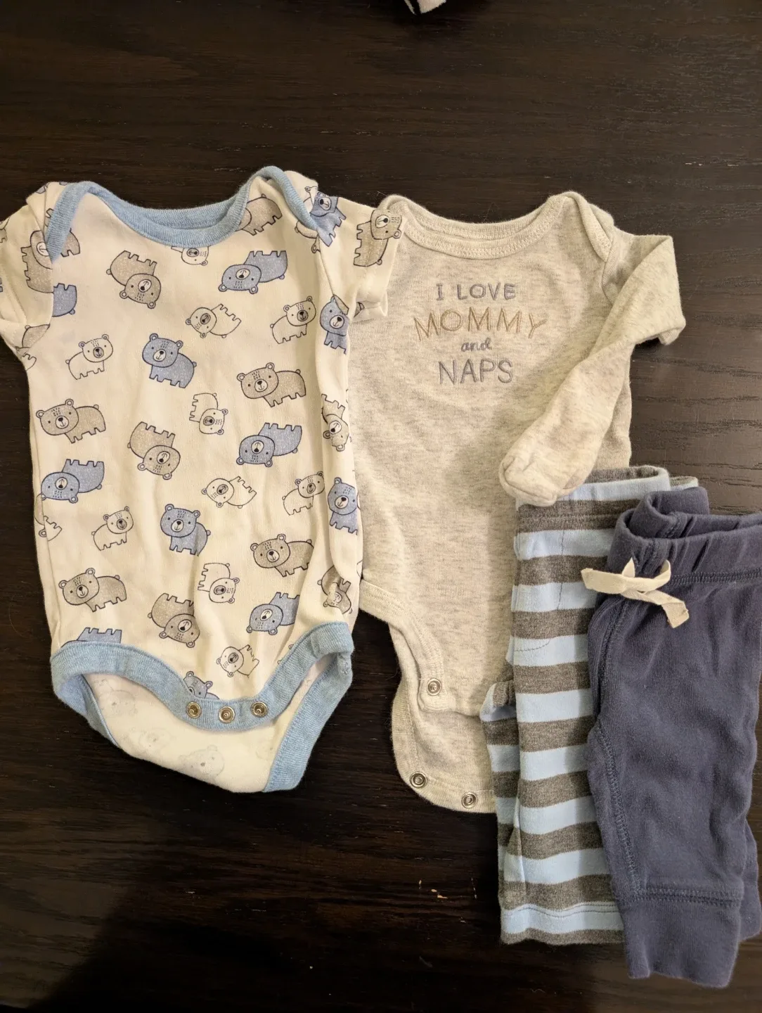 Newborn Sleepsack Swaddle & Baby Clothes Bundle image indicator(3)