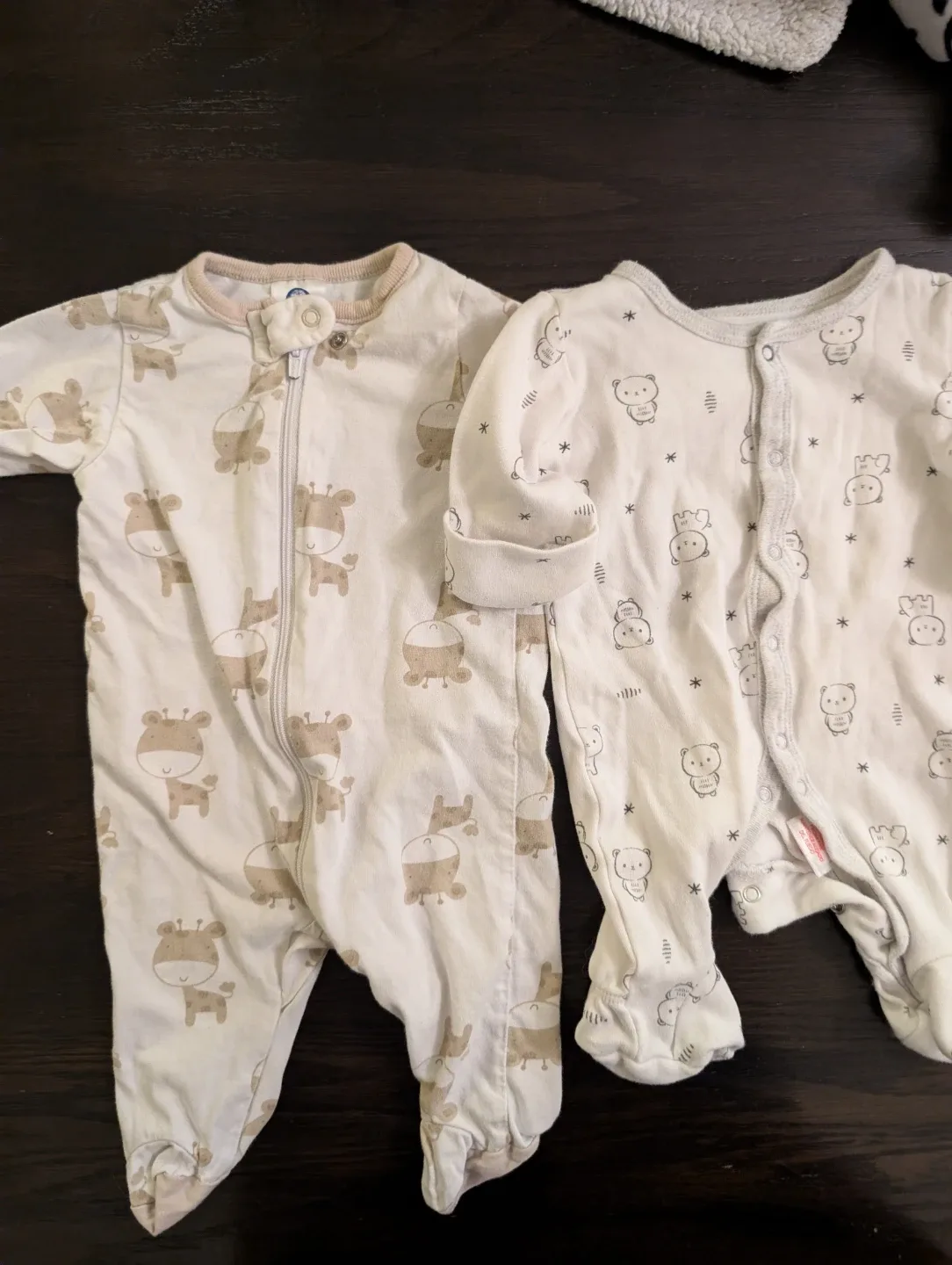 Newborn Sleepsack Swaddle & Baby Clothes Bundle image indicator(4)