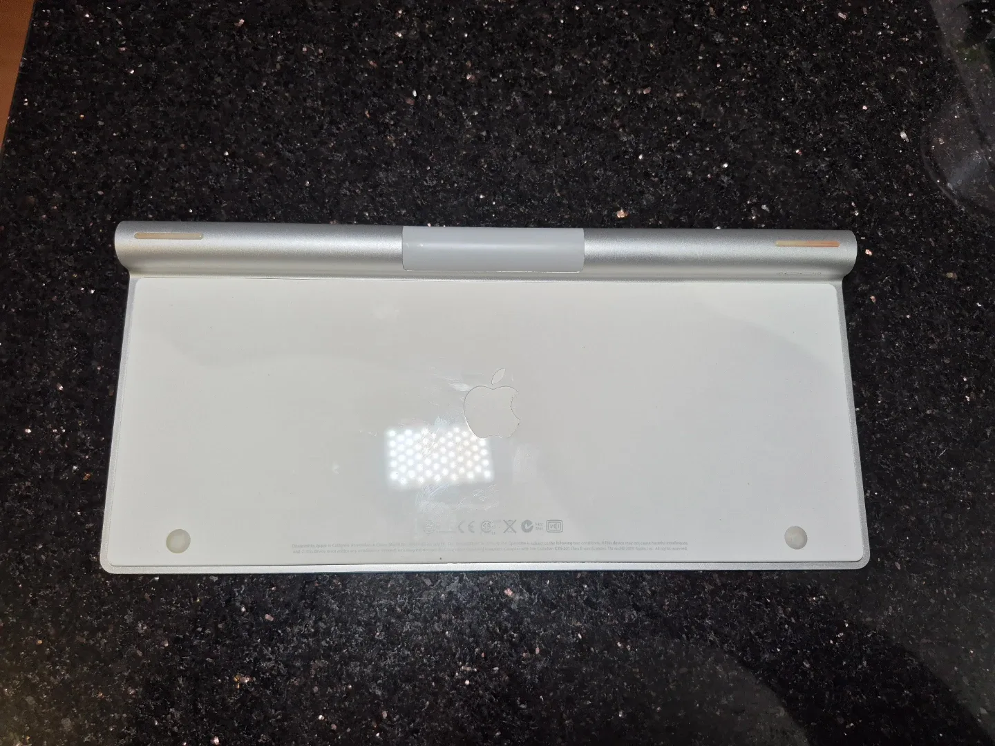 Apple Wireless Magic Keyboard - Silver image indicator(2)