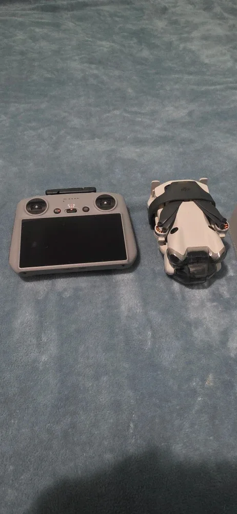 DJI Mini 4 Pro Drone with Accessories image indicator(2)