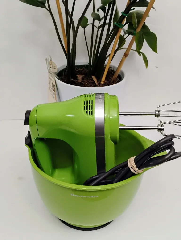 KitchenAid 5-Speed Hand Mixer Model: KHM512 GA +  2.5 Qt Bowl . image indicator(5)
