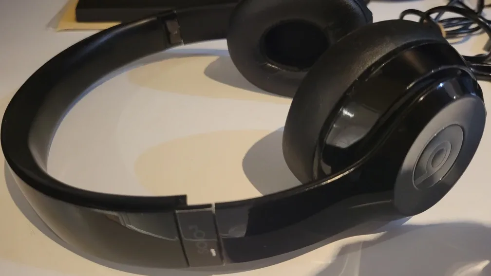 Beats Solo3 not working was opened