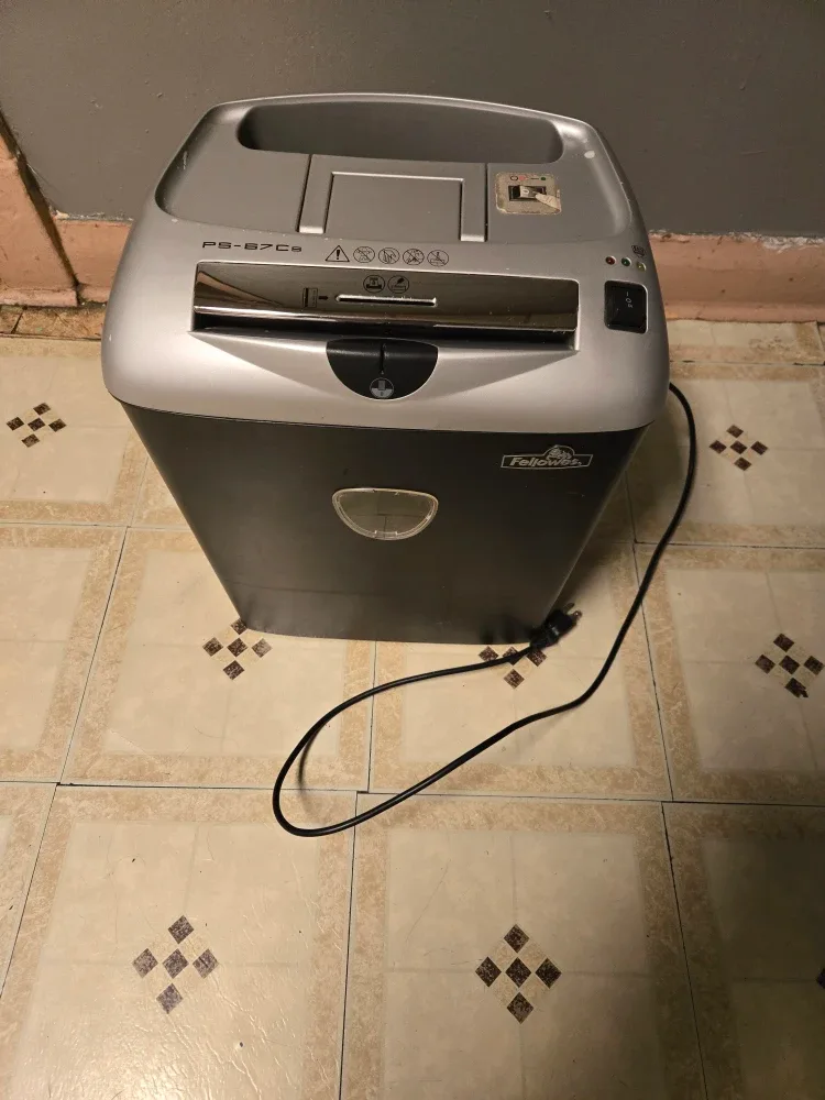Fellowes PS-67Cs Paper Shredder