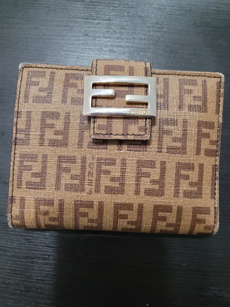 Fendi Wallet image indicator(5)