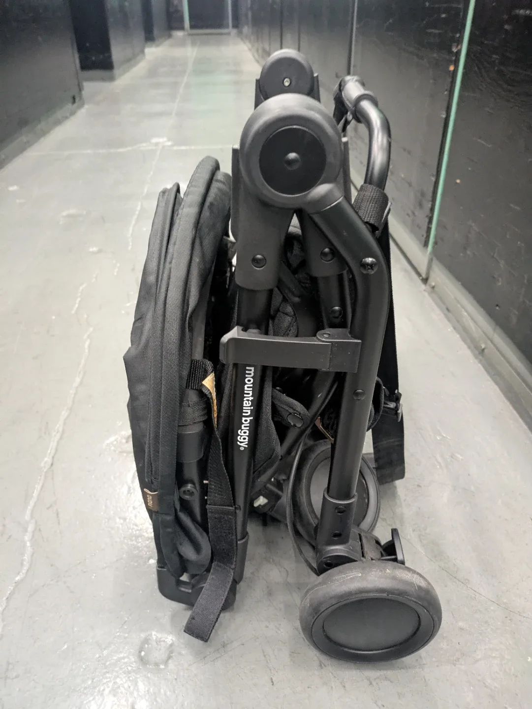 Mountain Buggy Nano V3 Travel Stroller in Black image indicator(4)