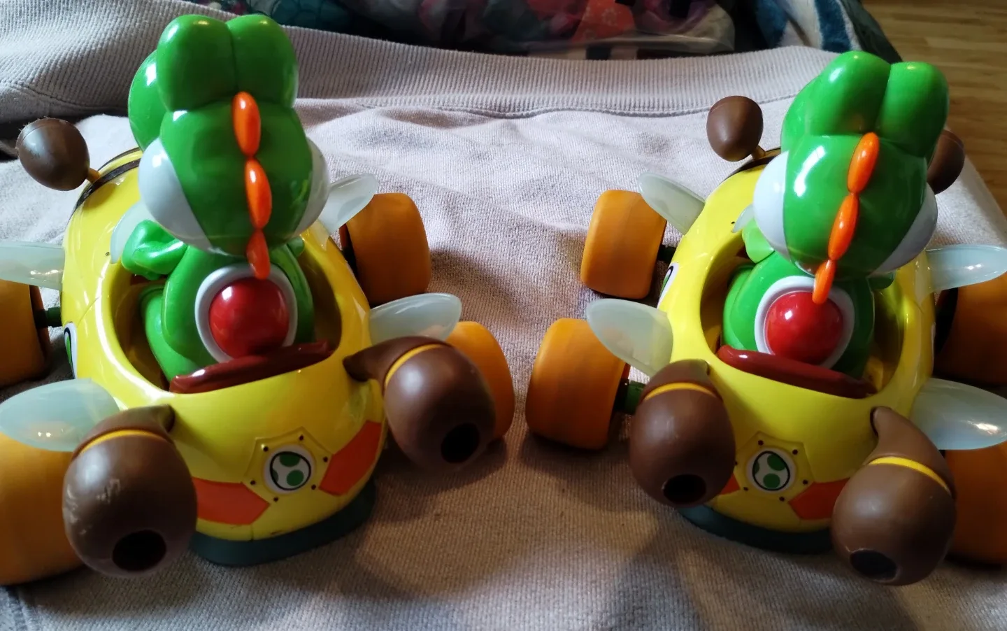 “2 x Yoshi Bee Racer Cars – One Lights Up, One Untested (As-Is)” image indicator(7)
