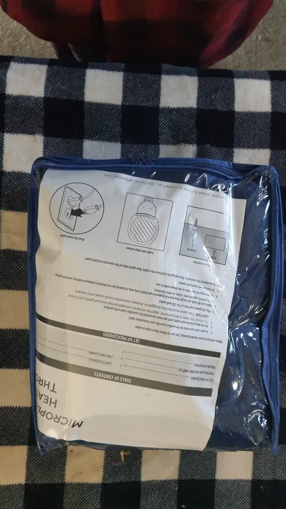Microplush Heated Throw Blanket - New in Package! image indicator(2)
