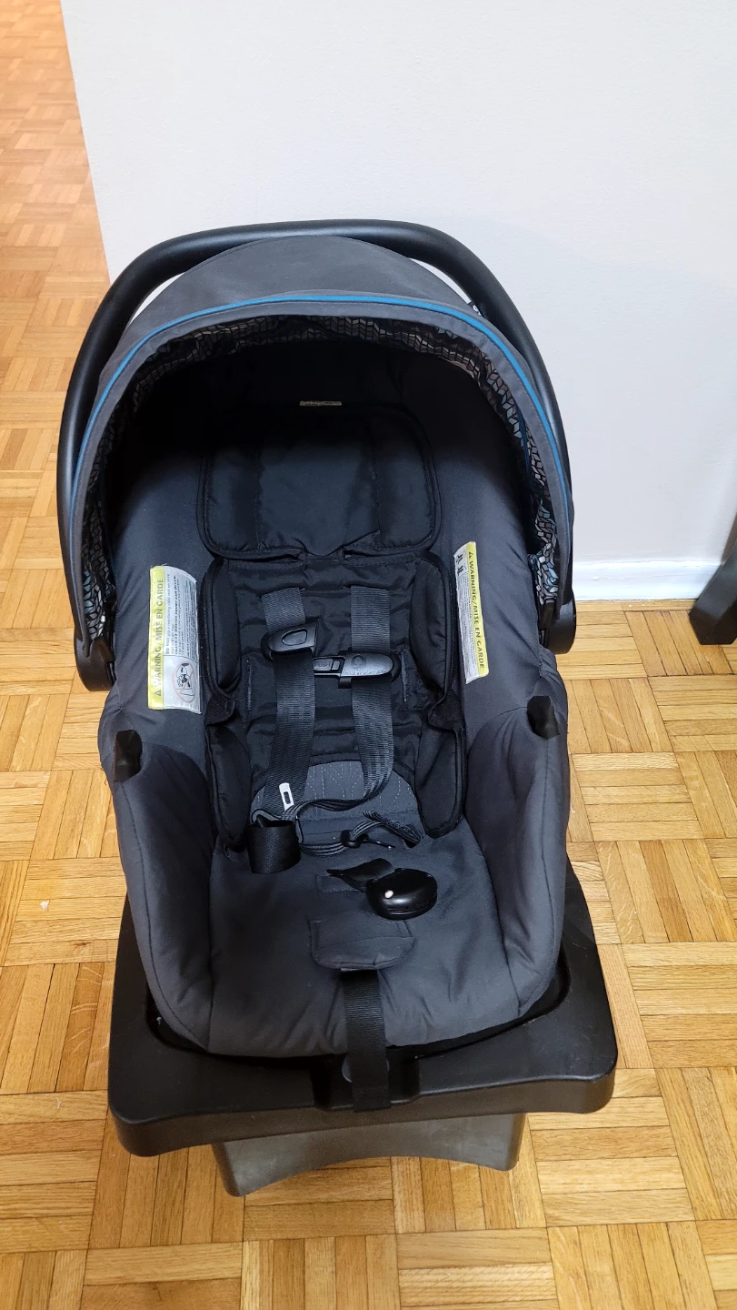 Evenflo Infant Car Seat - photo 2