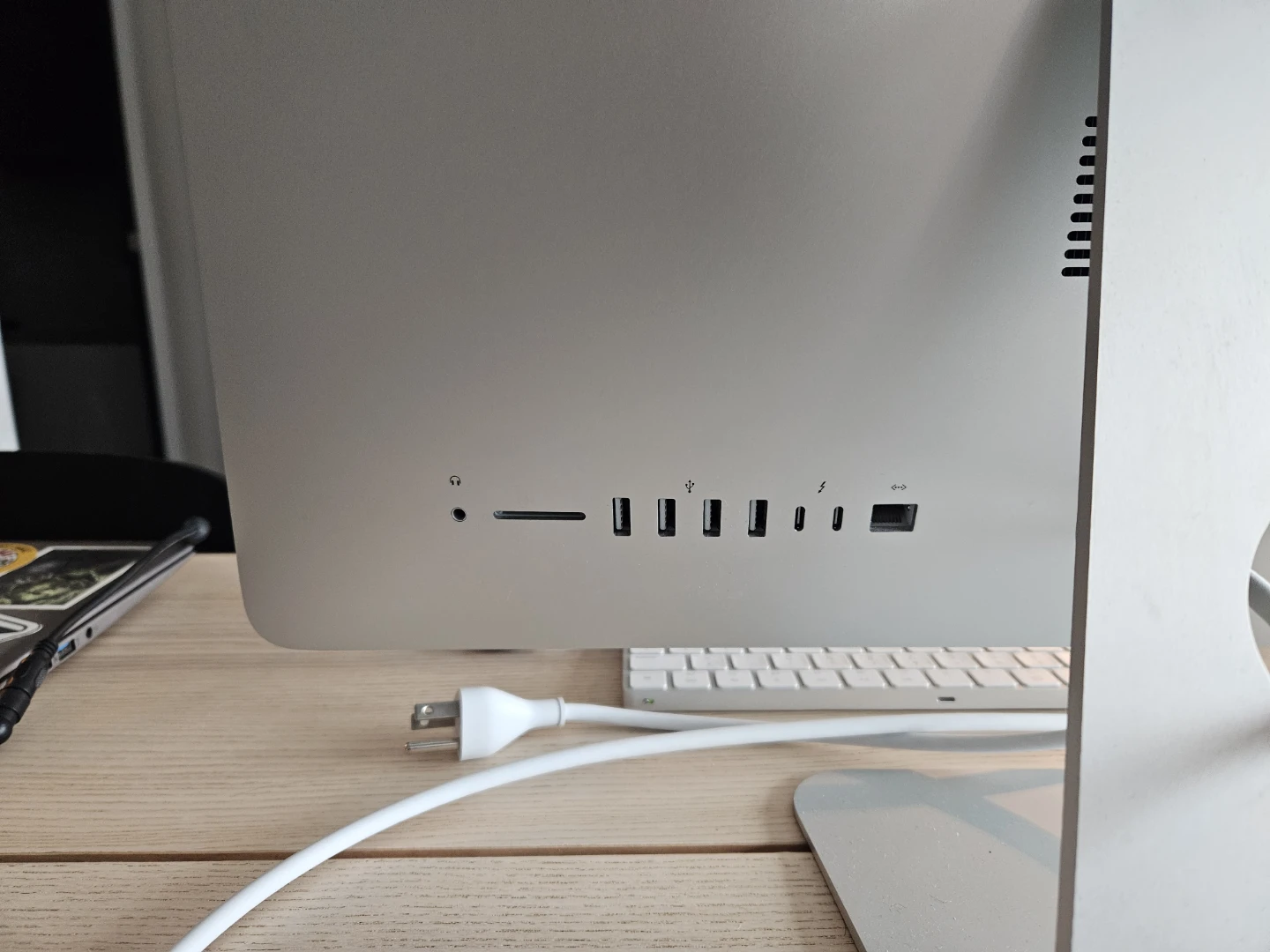 Apple iMac Desktop Computer with Keyboard and Mouse - photo 3