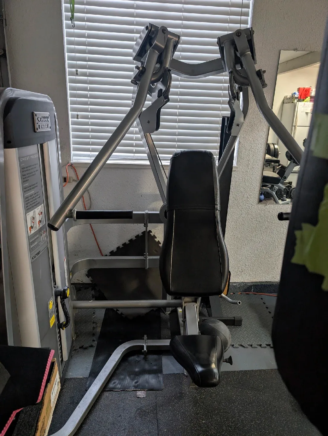 Cybex Eagle Chest Press Machine image indicator(2)