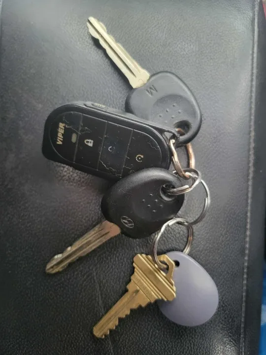 Hyundai Santa Fe SUV - Black image indicator(6)