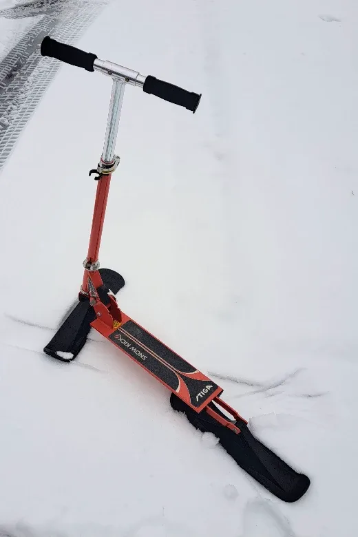 ⛷️ STIGA Snow Kick Scooter 🛴 Red/Black image indicator(3)