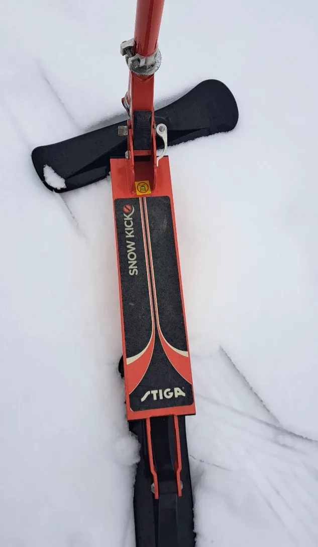 ⛷️ STIGA Snow Kick Scooter 🛴 Red/Black image indicator(4)