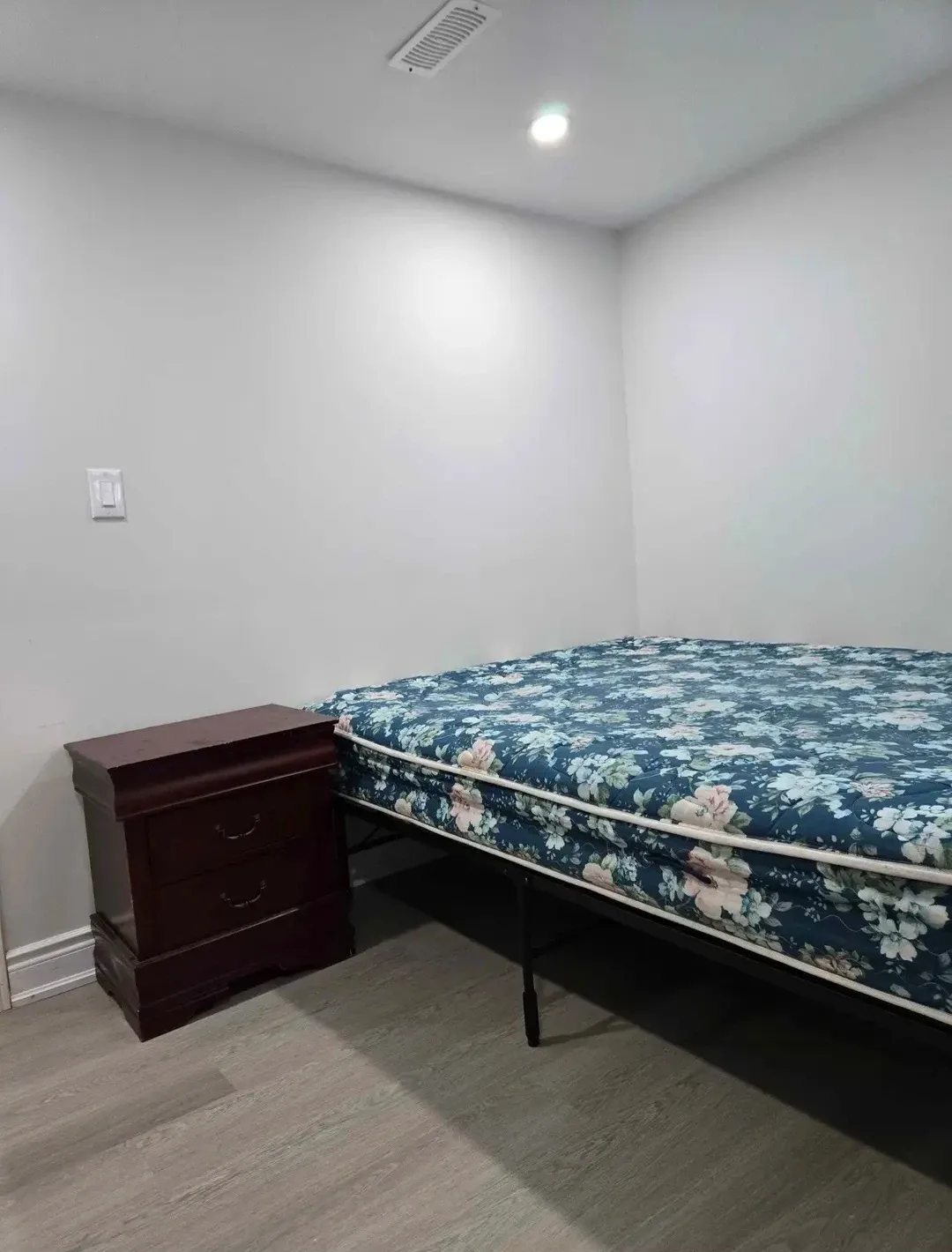 Private room for rent in the basement (Girl only) image indicator(8)