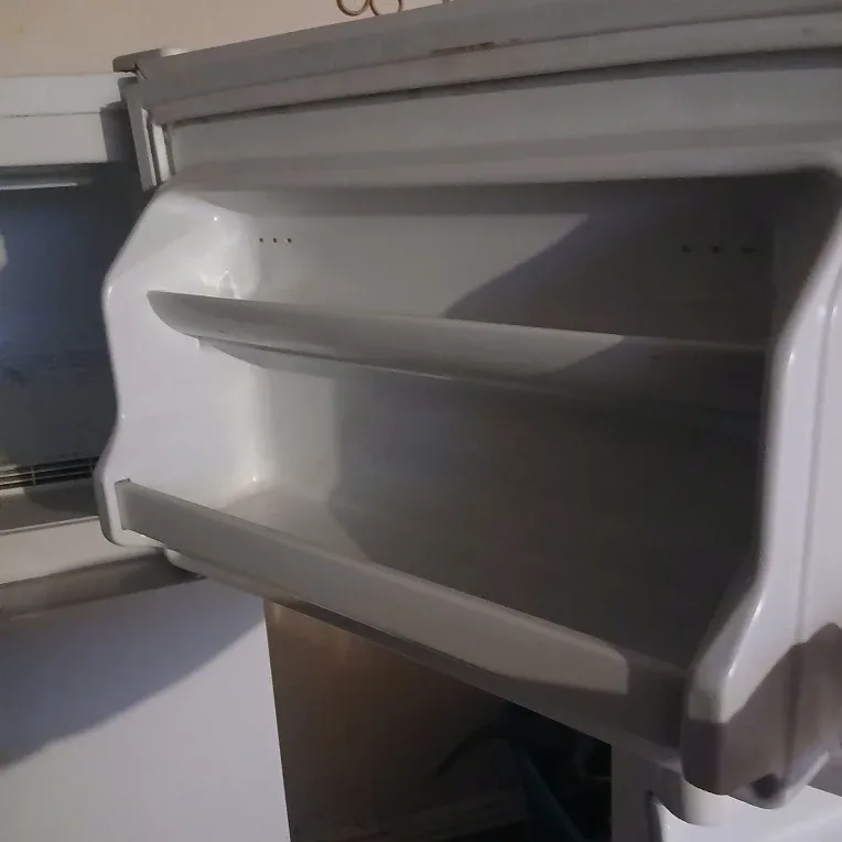 White Fridge, 24" wide image indicator(3)