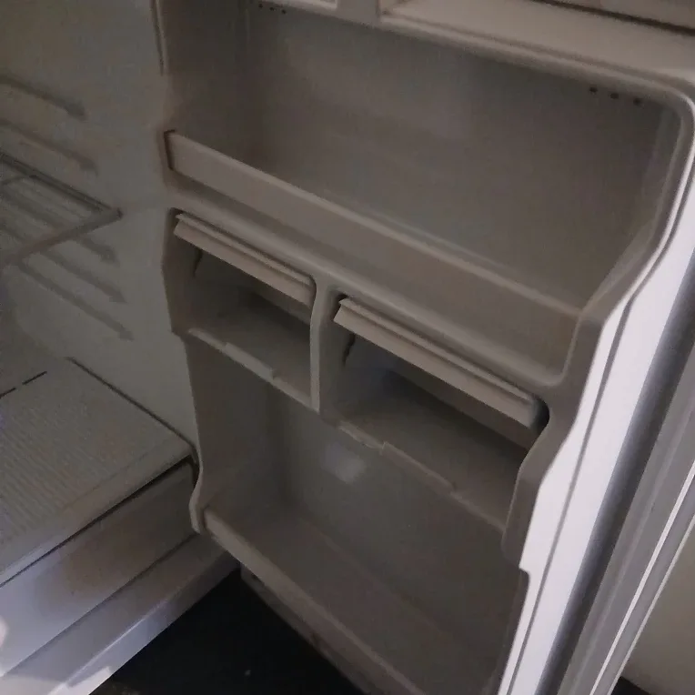 White Fridge, 24" wide image indicator(5)