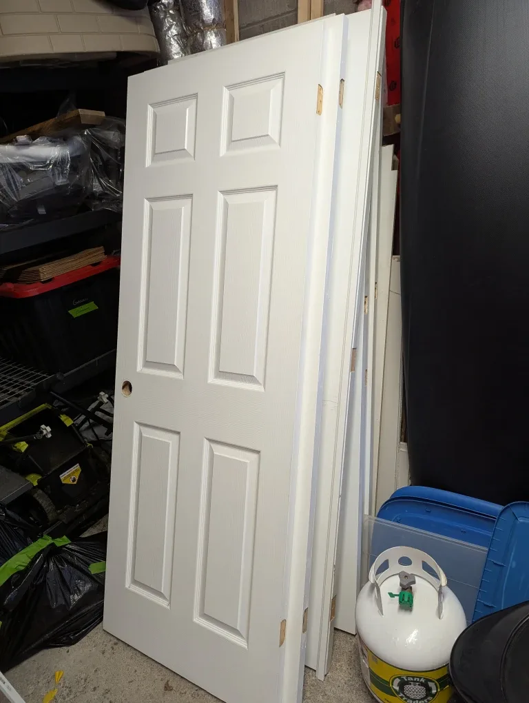 Free - 12 interior hollow core doors and hardware