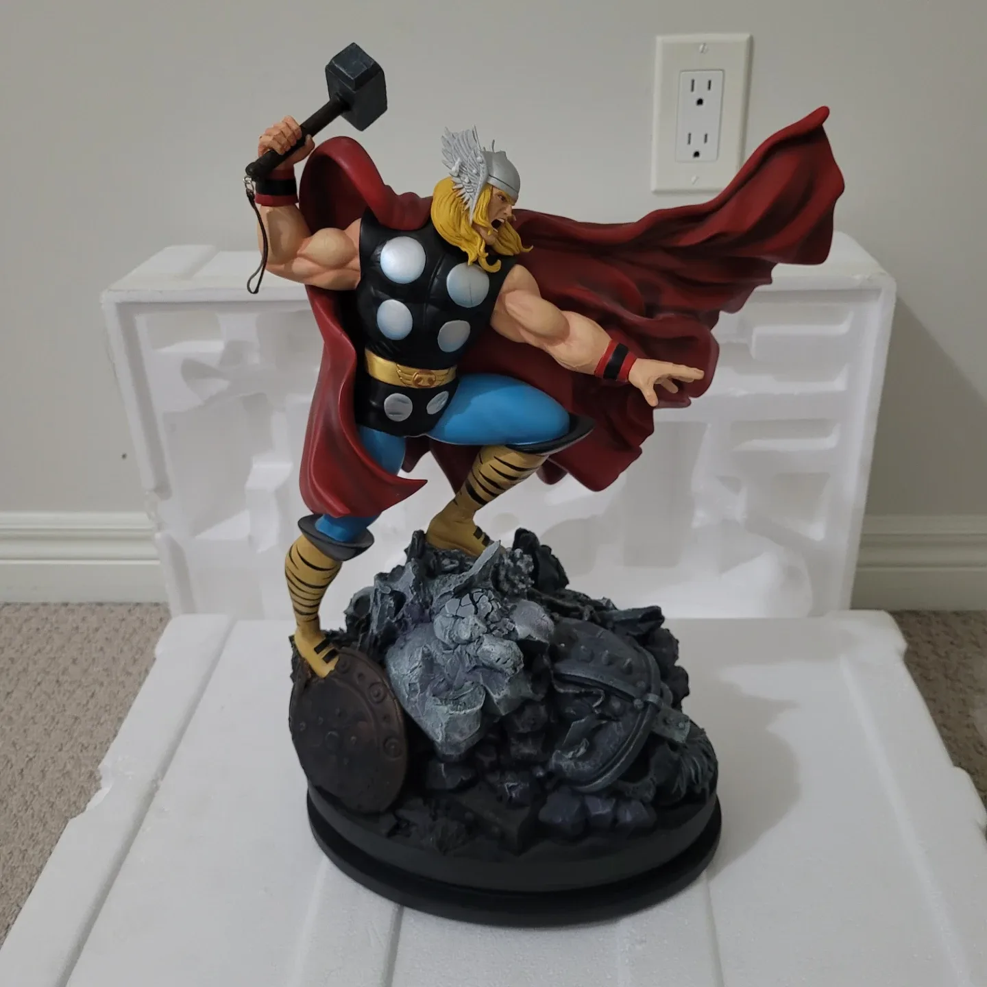 RARE Thor Classic Action Statue image indicator(4)