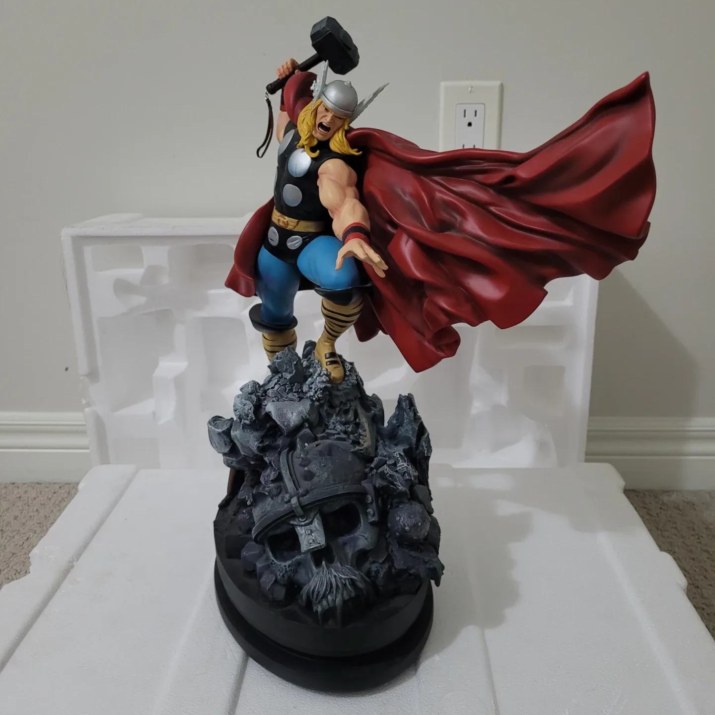RARE Thor Classic Action Statue image indicator(5)