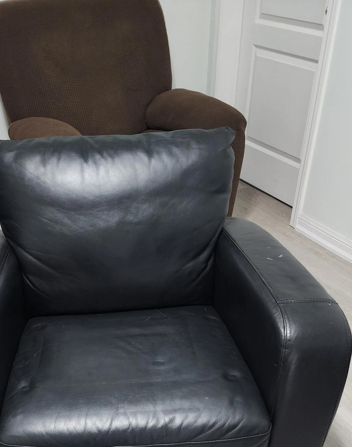 Black Leather Armchair very good condition like brand new