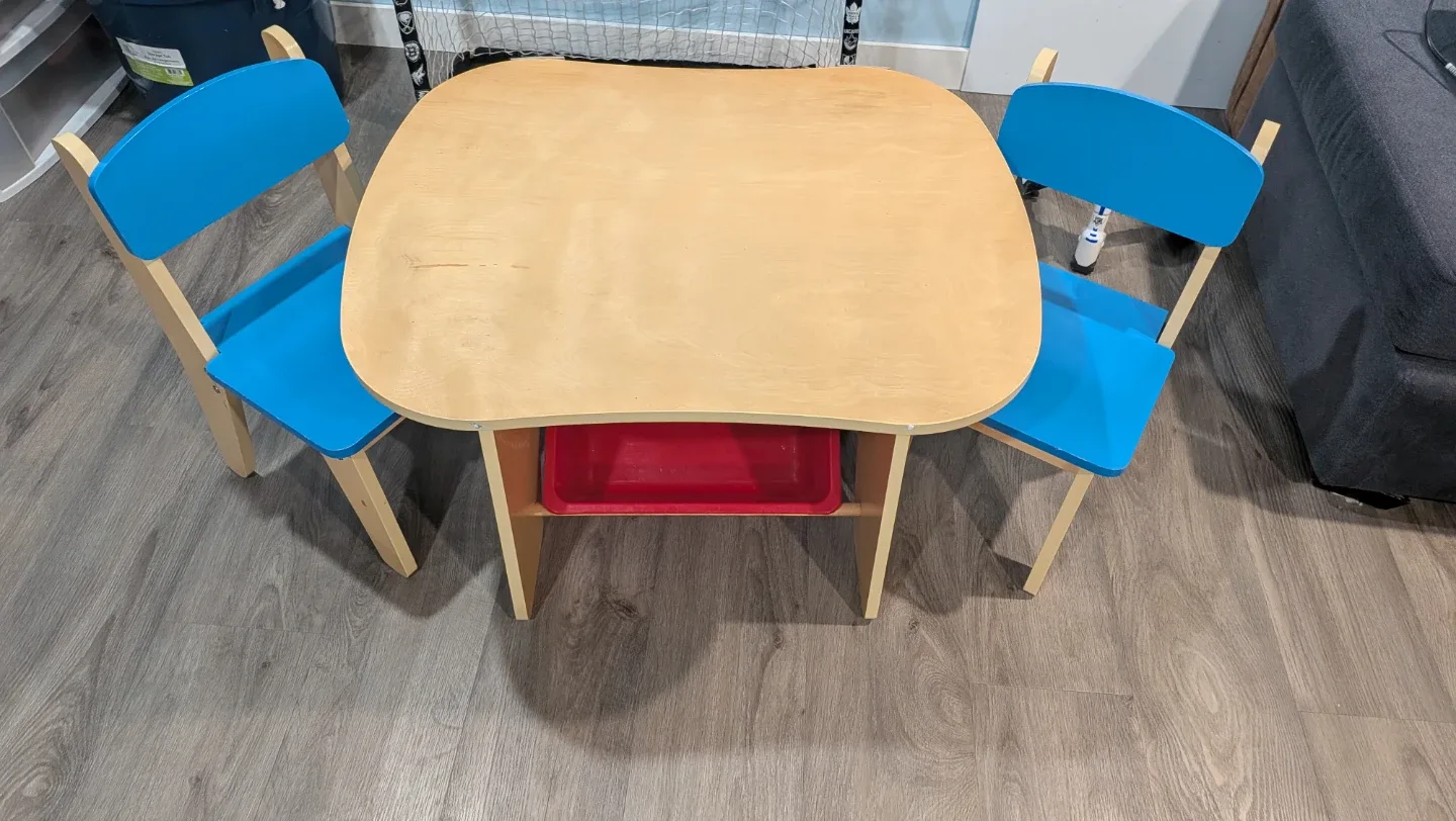 Kids Table and Chairs Set