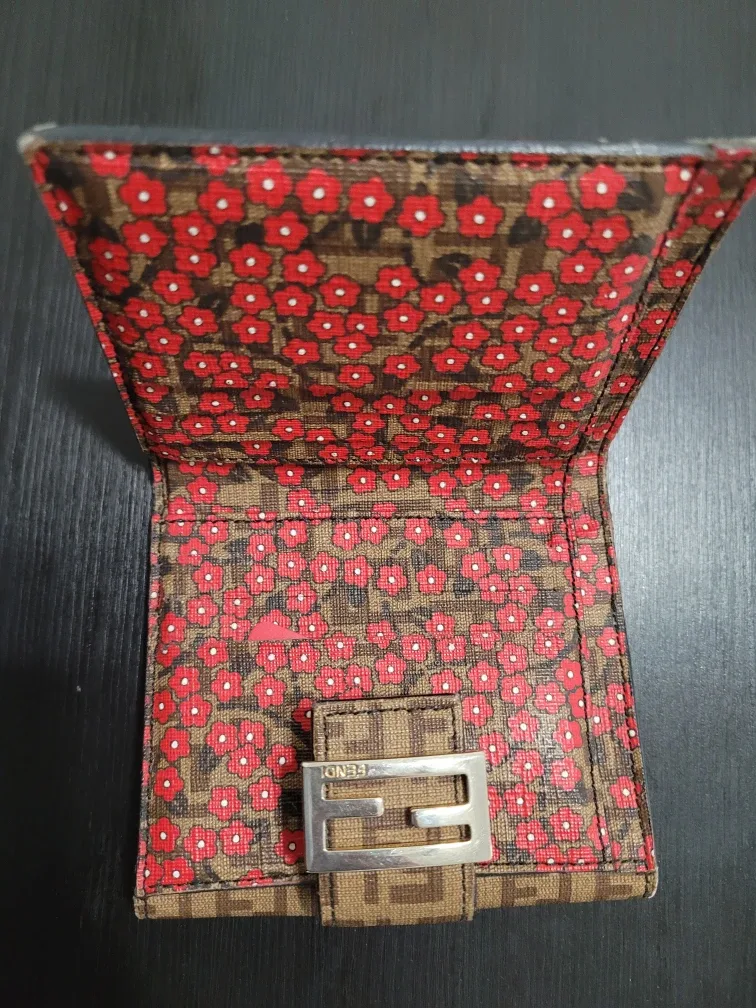 Fendi Wallet image indicator(3)