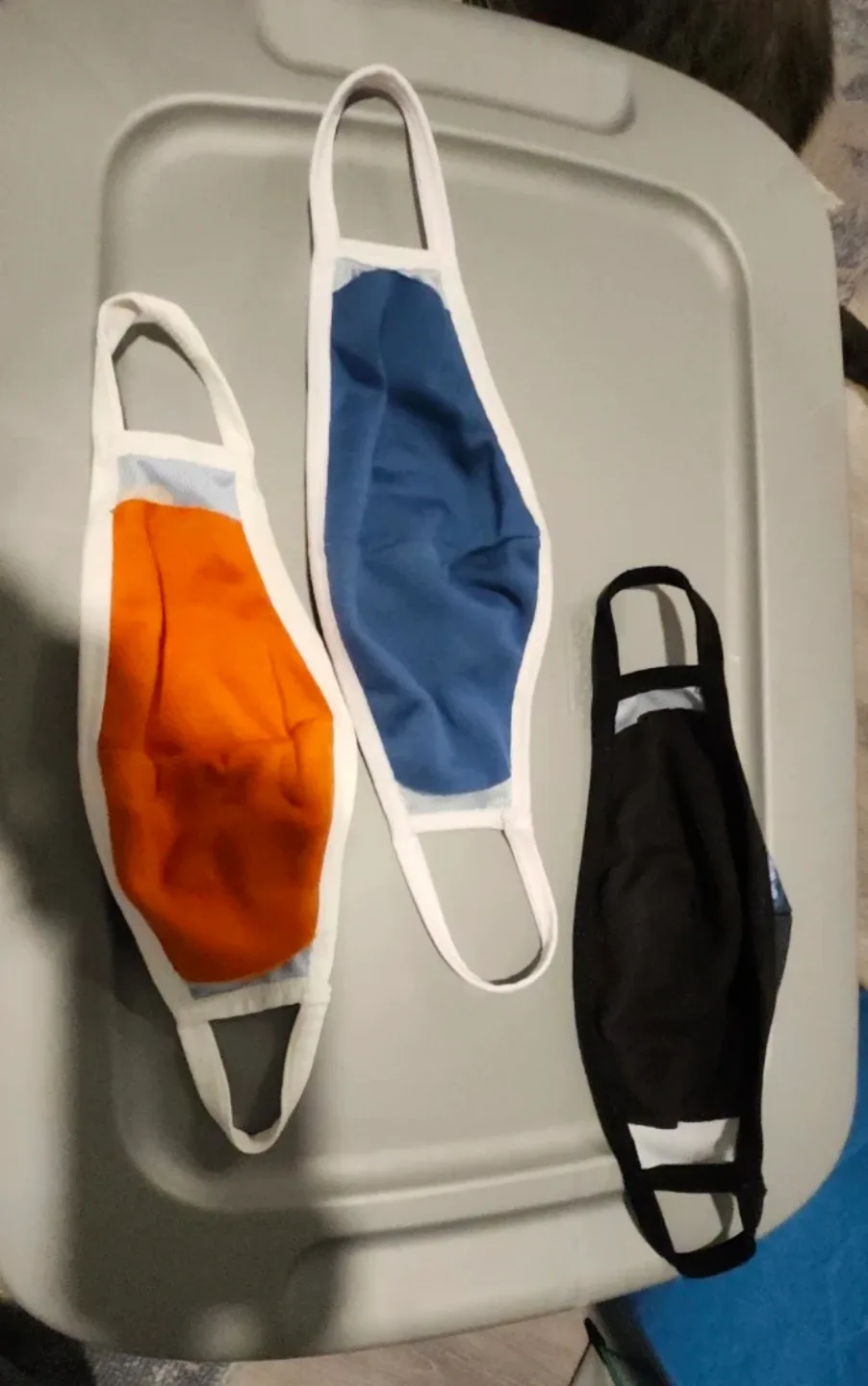 Limited edition Vancouver Aquarium facemasks Set of 3 image indicator(2)