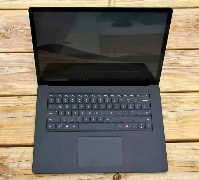 Microsoft Surface Laptop 3. 16gb Ram 256gb SSD storage image indicator(3)