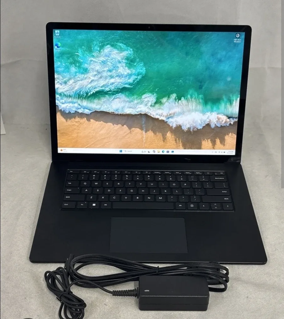 Microsoft Surface Laptop 3. 16gb Ram 256gb SSD storage image indicator(7)