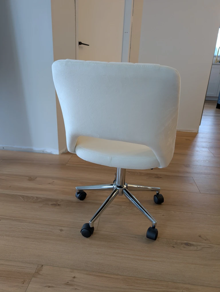Vinsetto White Velvet Office Chair - Brand New! - photo 2