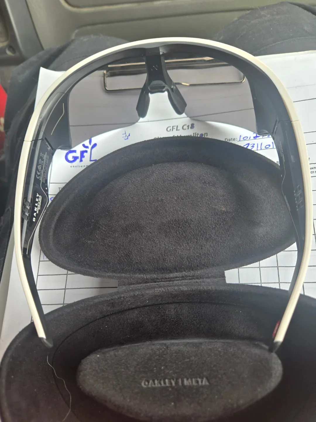 Oakley Meta Sunglasses with Case image indicator(4)