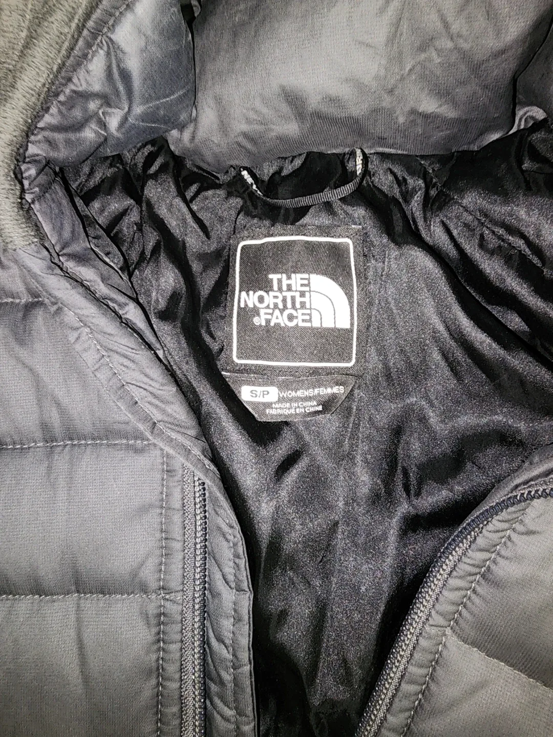 The North Face Puffer Jacket - Size S image indicator(2)