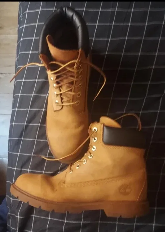 Timberland Classic 6 in Waterproof Boot - Wheat Nubuck - Size 10 image indicator(5)