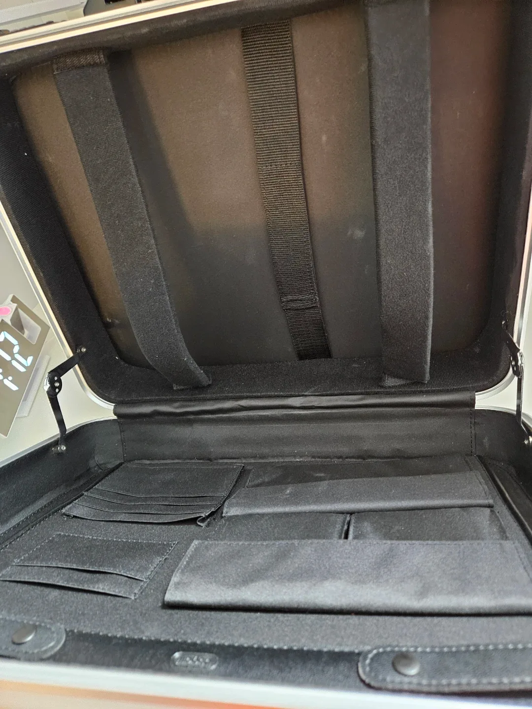 Lexus Rolling Suitcase - Black image indicator(5)