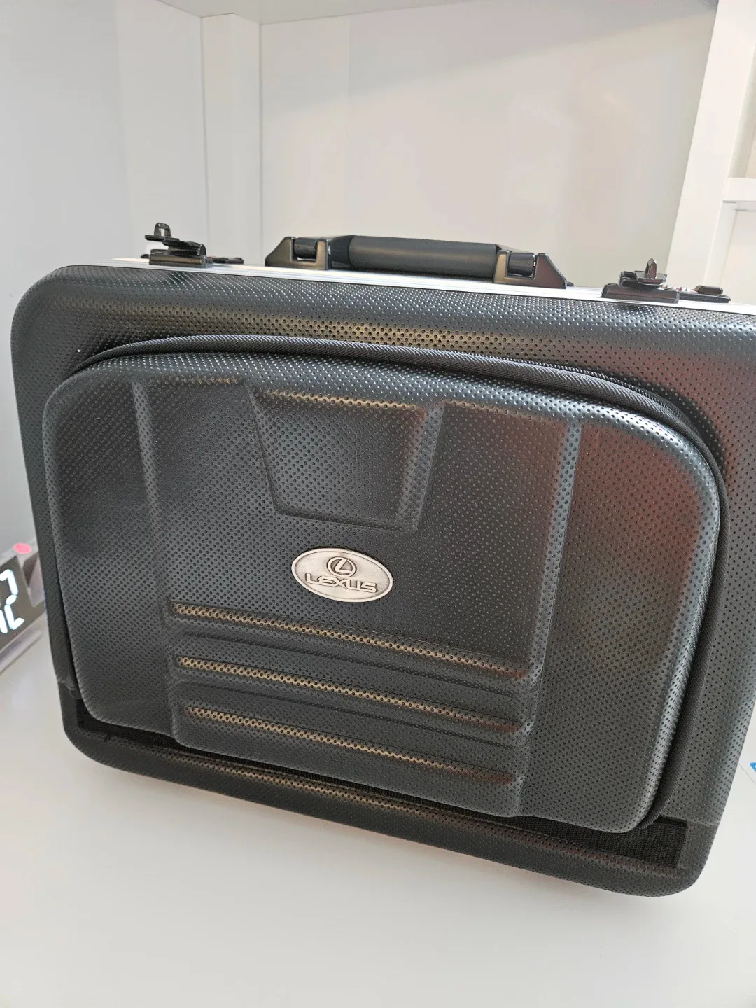 Lexus Rolling Suitcase - Black image indicator(7)